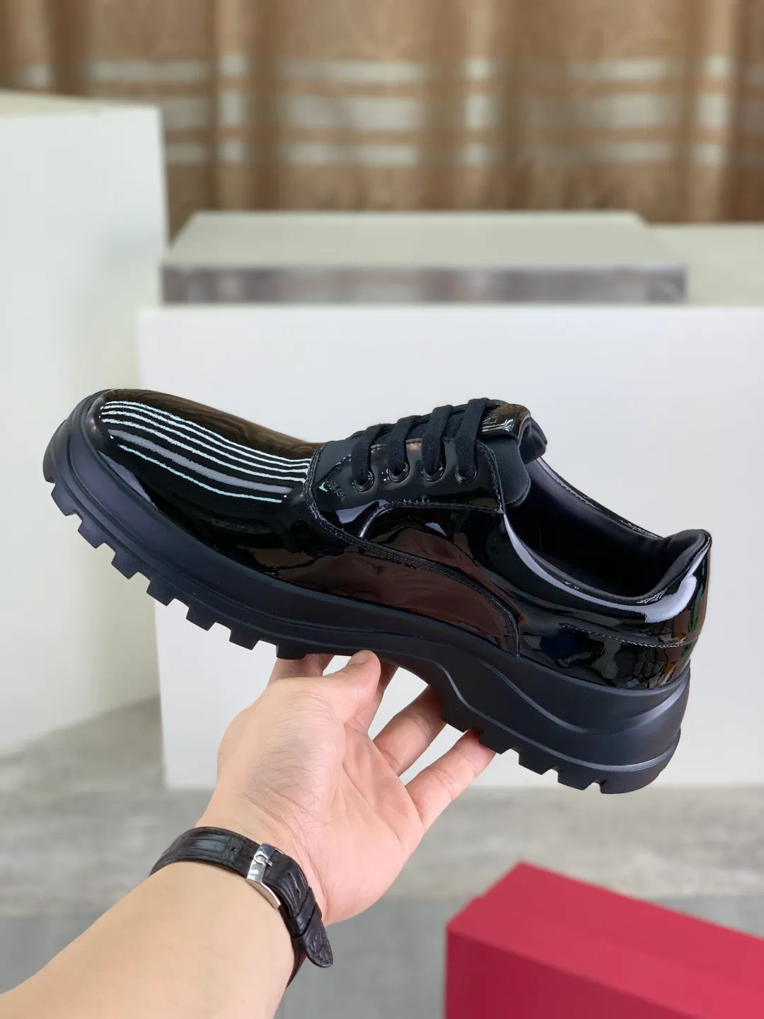 Men's men's shoes💰P640💰【New style】High quality water-dyed cowhide 🆘【Salvatore Ferragamo】Ferragamo's latest casual business leather shoes for men! Listed simultaneously! The fabric is made of specially imported original calfskin, and the interior is made of imported water-dyed cowhide. It is absolutely luxurious and leads the fashion trend. High-end foam outsole, matching sizes: 38-44 (45 and 46 can be customized) 4️⃣ colors available